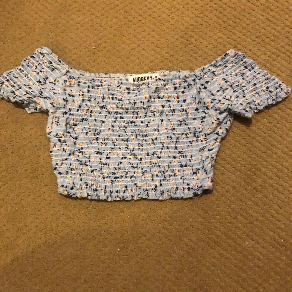 One size fits most top.